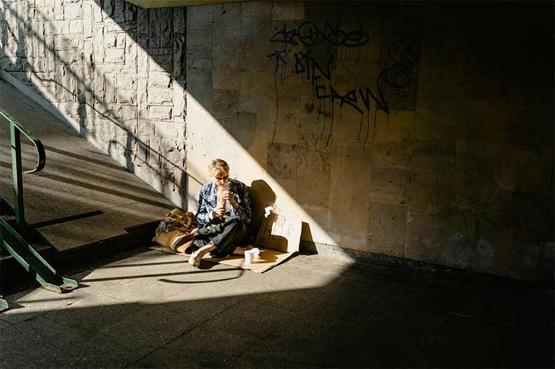 help lighthouse mission help get the homeless off the streets. Make a difference today by making a monthly online donaton today.
